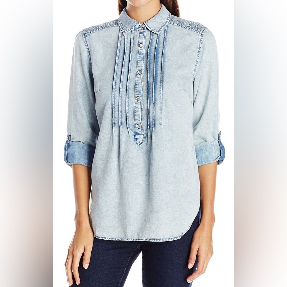 Vintage America Blues Women's Marissa Chambray Top in Lake Sidewash Small